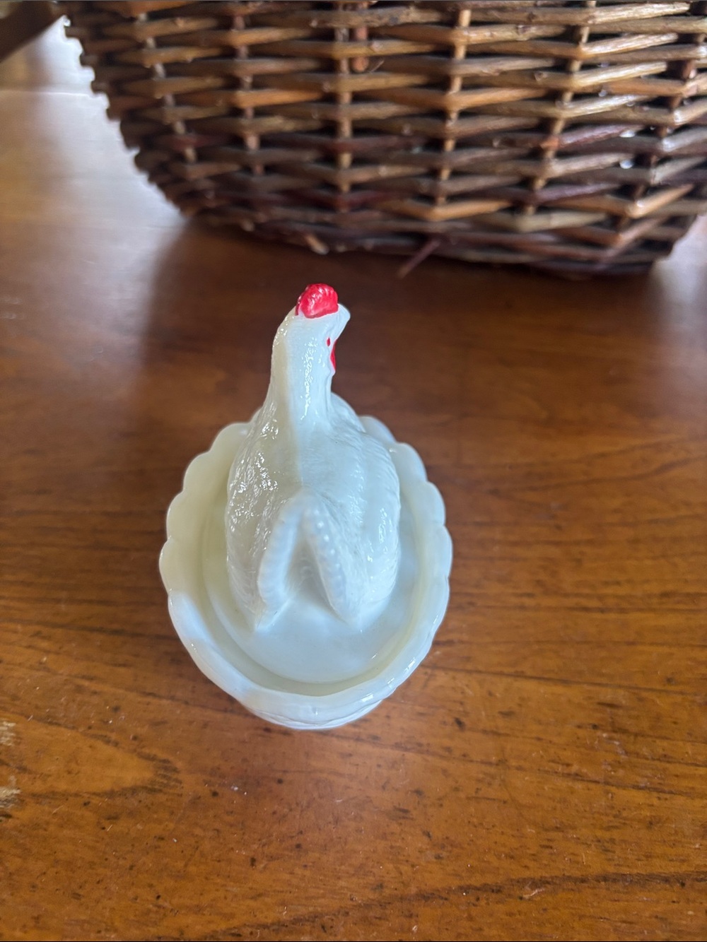 Vintage Westmoreland marked opalescent milk glass Hen-On-Nest trinket dish - Picture 4 of 12